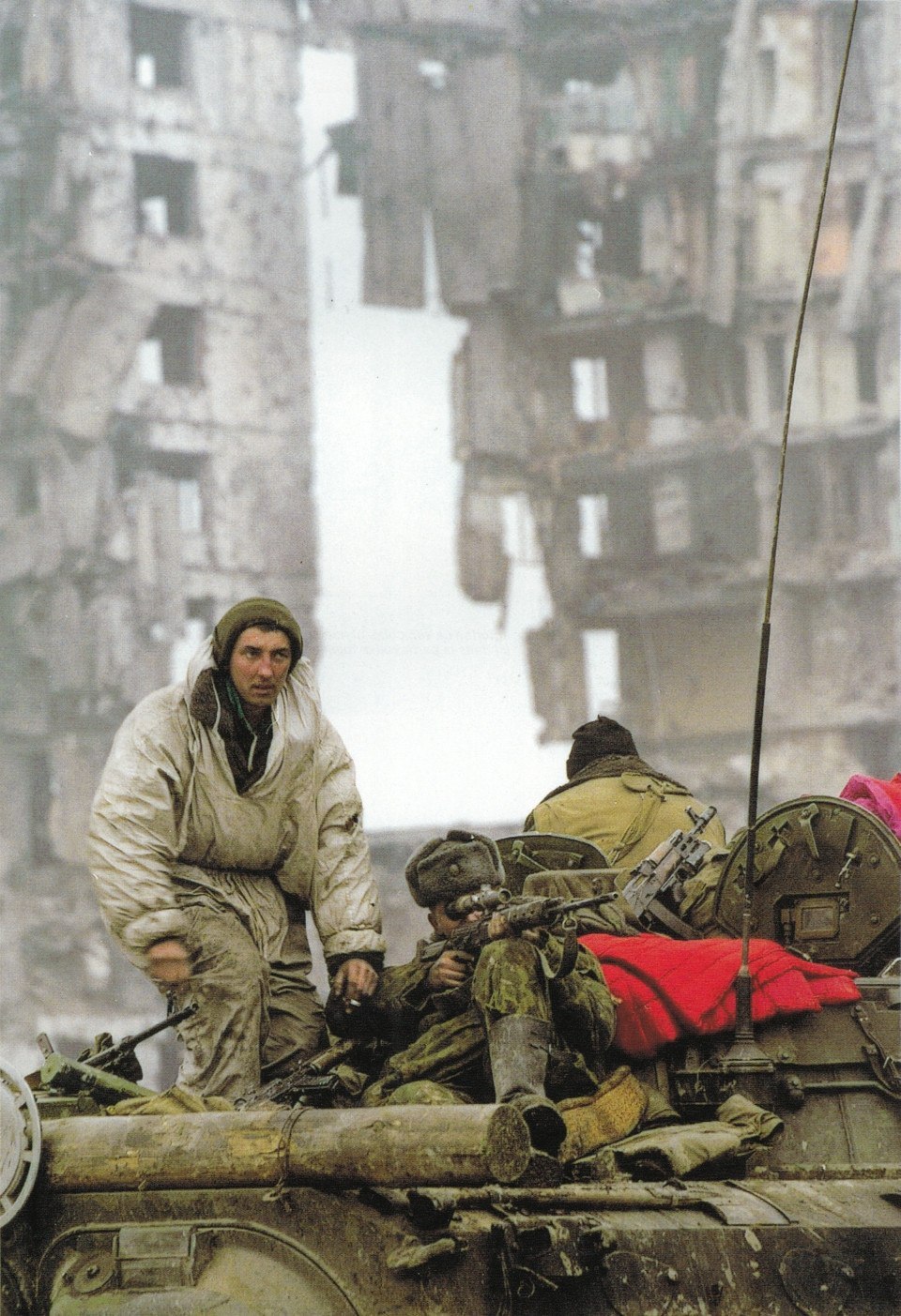 Российские солдаты во время штурма Грозного. Чеченская республика. РФ. Январь-февраль 1995 года